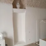 아파트 Flat In White