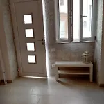 Flat In White 아파트 오스투니