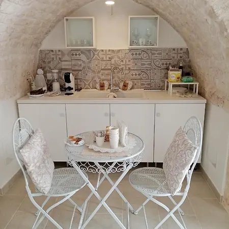 Flat In White