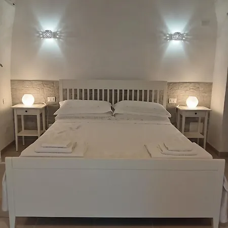 Flat In White 아파트 *