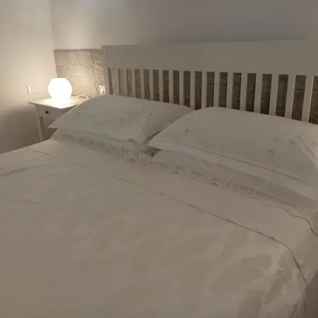 아파트 Flat In White *