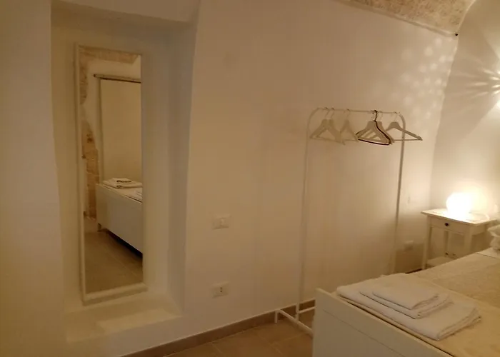 Flat In White 奥斯图尼